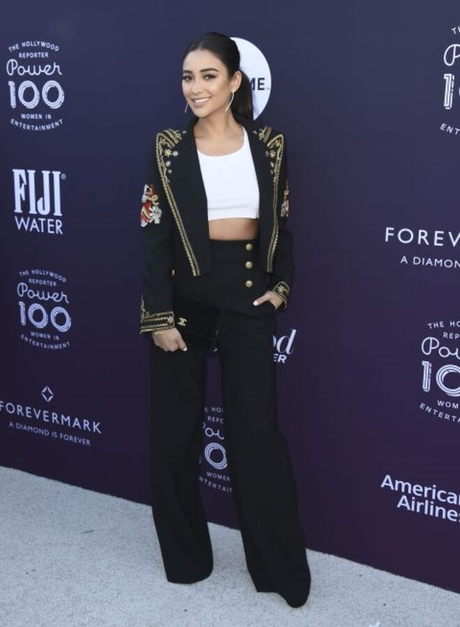 Shay Mitchell, em Alberta Ferretti