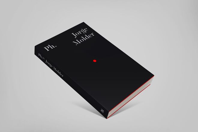 Livro de fotografia Série Ph, de Jorge Molder, €17,10