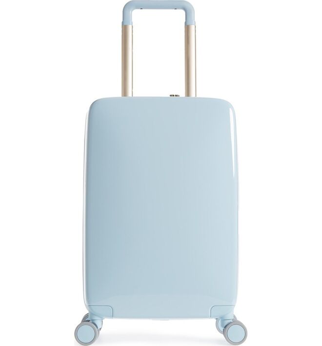 A22 CARRY, RADEN | Esta mala de viagem, que inclui uma bateria para carregar o telemóvel e uma app que lhe diz o peso da bagagem, custa €250 e tem uma lista de espera de mais de 10.000 pessoas. Nos primeiros dez meses depois do lançamento, a Raden vendeu mais de 20.000 unidades.