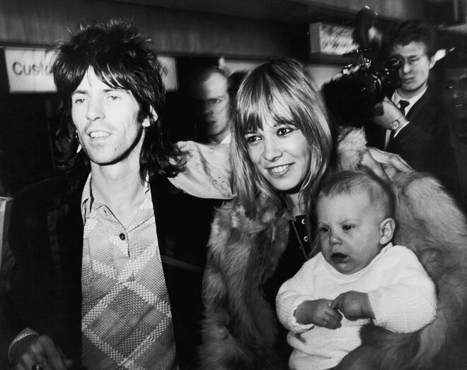 Keith Richards, Anita Pallenberg e o filho Marlon, 1969