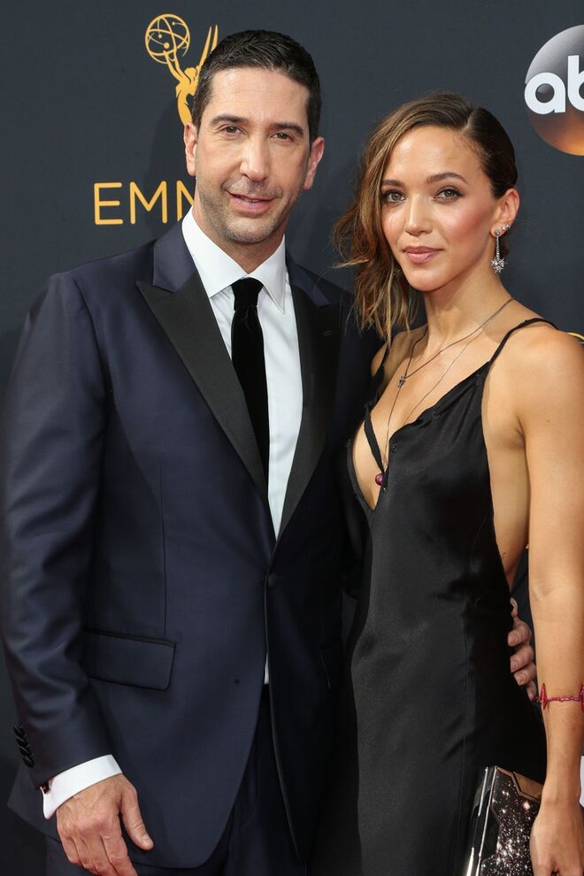 DAVID SCHWIMMER E ZOE BUCKHAM, Abril | Depois de sete anos de casamento, o casal decidiu dar um tempo na relação e decidir se realmente querem separar-se. O ator e a fotógrafa têm uma filha de dez anos, Cleo. 