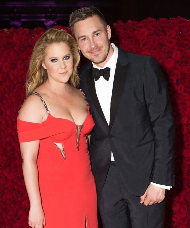 AMY SCHUMER E BEN HANISH, Maio | Depois de 18 meses de namoro, a relação entre a atriz e o designer de móveis chegou ao fim.