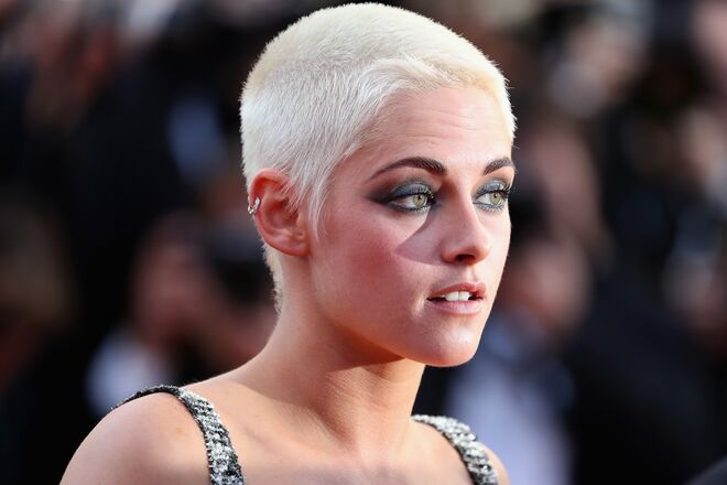 Kristen Stewart no Festival de Cinema de Cannes, França. Maquilhagem de Christophe Danchaud e cabelos de Giannandrea.