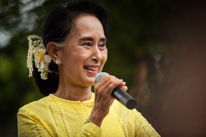 10. Aung San Suu Kyi discursa sobre imigração ilegal como causa do terrorismo (a 20 de novembro)