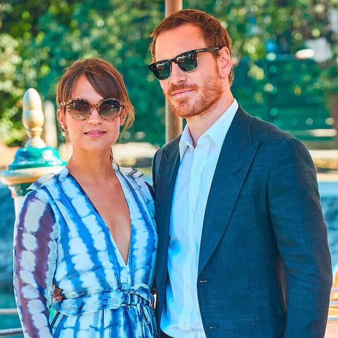 Alicia Vikander & Michael Fassbender | Os dois atores casaram numa cerimónia secreta em Ibiza, no mês de outubro. Conheceram-se durante as gravações do filme The Light Between Oceans, em 2014. 
