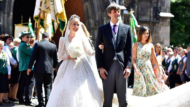 Ekaterina Malysheva & Príncipe Ernst-August Jr. | A Alemanha também viveu o seu casamento real do ano – o do príncipe Ernst-August Jr. com a designer Ekaterina Malysheva. A lista de convidados de cerca de 600 pessoas incluiu vários elementos de outras casas reais europeias. 