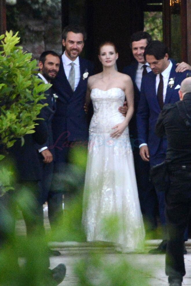 Jessica Chastain & Gian Luca Passi de Preposulo | Depois de cinco anos de namoro, casaram na terra natal do noivo, Treviso, em Itália. Da lista de convidados fizeram parte a atriz Anne Hathaway e Bianca Brandolini D’Adda. 