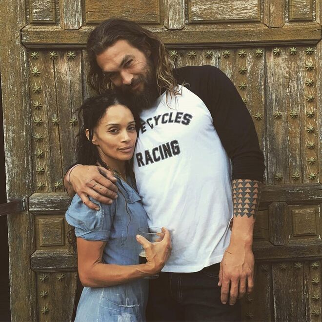 Lisa Bonet & Jason Momoa | O ator da série A Guerra dos Tronos e ex-mulher de Lenny Kravitz estão juntos há já 12 anos e têm duas filhas, de 8 e 10 anos. 