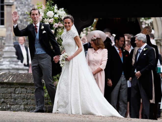 Pippa Middleton & James Matthews | Foi um dos casamentos do ano em Inglaterra. Decorreu em Englefield e contou com os príncipes George e Charlotte como meninos das alianças. O vestido da noiva foi da autoria do designer britânico Giles Deacon. 