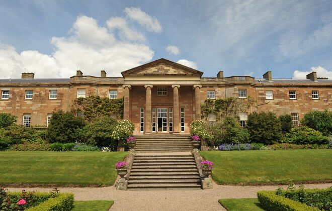 CASTELO DE HILLSBOROUGH | Tal como o Palácio de Holyroodhouse, também este castelo é utilizado sempre que a rainha faz uma visita oficial à Irlanda do Norte. Foi construído por volta de 1770 e é rodeado por um enorme parque. 