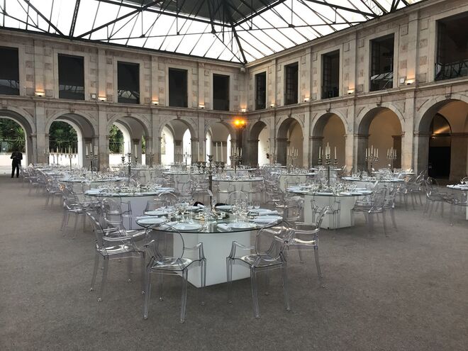 CONVENTO DO BEATO | A 6.ª edição de Réveillon no Convento do Beato tem bilhetes disponíveis a partir de €32,50 (oferta de 3 bebidas), mas a partir do dia 24 de dezembro os preços vão subir. Os artistas ainda estão por anunciar, mas está prometida música dos anos 80 e 90.