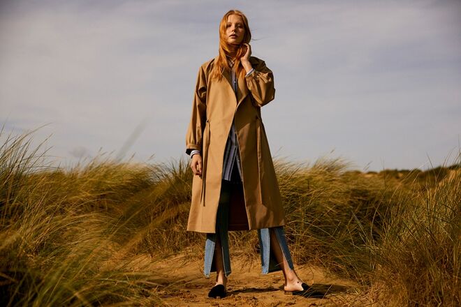 Casaco (€30), blusa (€13), calça de ganga (€19), sapatos (€14), tudo Primark.