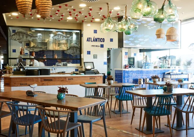 Atlántico: O chef estrela Michelin no restaurante Casa Solla, Pepe Solla, traz ao espaço Atlántico, a inspiração marítima para saborear a autêntica cozinha da Galiza, com inspiração trazida de toda a parte do mundo.