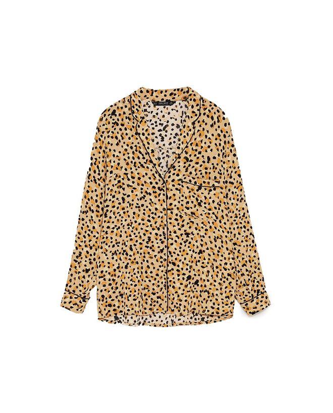 A camisa. Antes - €25,95 Agora - €17,99 