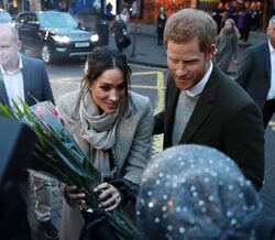 Príncipe Harry e Meghan Markle fazem segunda visita oficial 