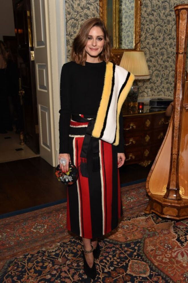 Olivia Palermo usou uma bolsa com missangas da marca espanhola.