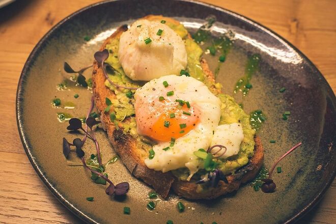 Comer um brunch ao jantar no Fauna & Flora