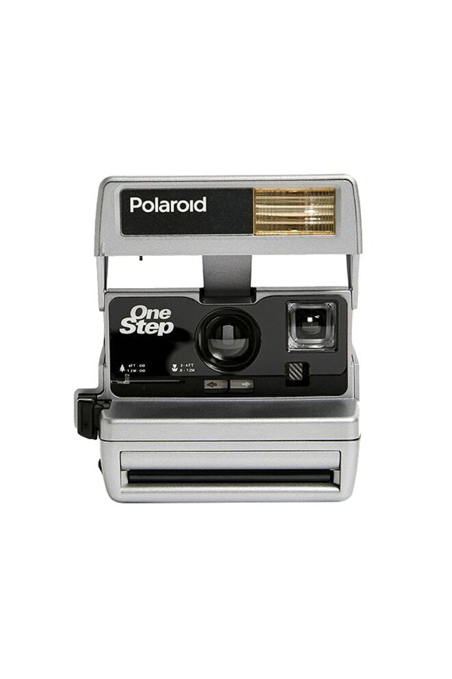 €170, Polaroid em Urban Outfitters