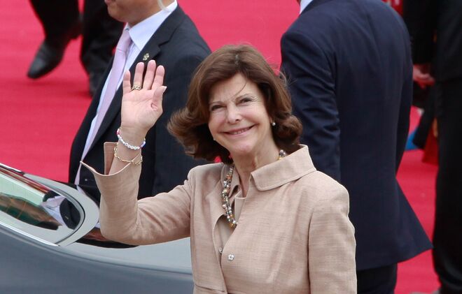 Rainha Silvia da Suécia | Através desta associação - na qual a sua filha mais nova, a Princesa Madalena, também tem um papel ativo - a Rainha da Suécia apoia as causas do abuso e da exploração sexual de crianças e adolescentes. 