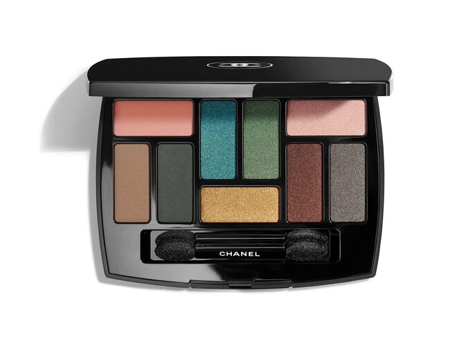 Paleta de sombra de olhos Les 9 Ombres no tom Édition Nº1: Affresco, €80, Chanel