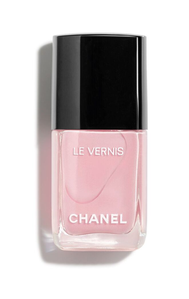 Verniz de unhas Le Vernis no tom 588 Nuvola Rosa, €25, Chanel