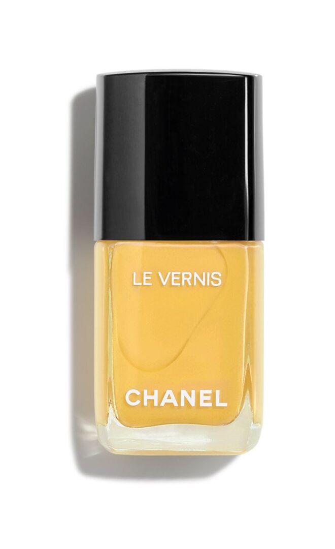 Verniz de unhas Le Vernis no tom 592 Giallo Napoli, €25, Chanel
