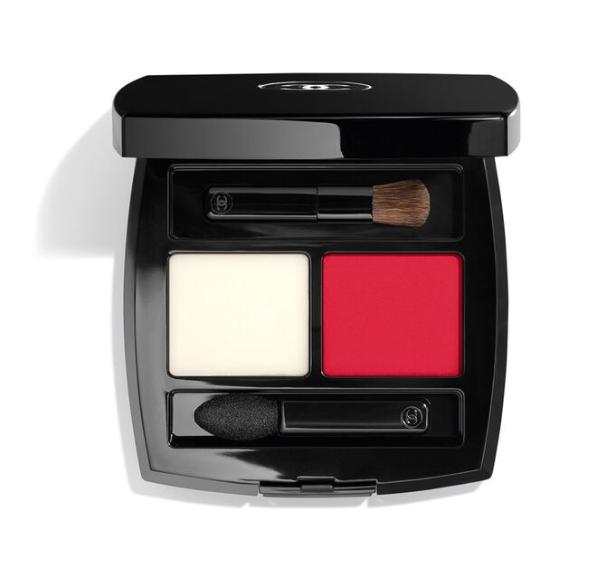 Batom em pó Poudre à Lèvres no tom 410 Rosso Pompeiano, €35, Chanel