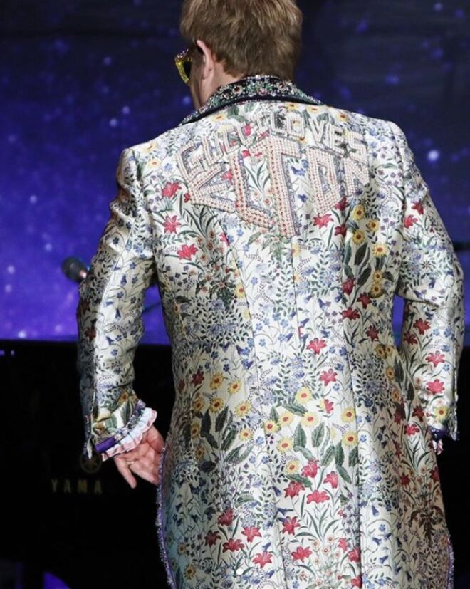 As costas da capa de jacquard Gucci Flora personalizada