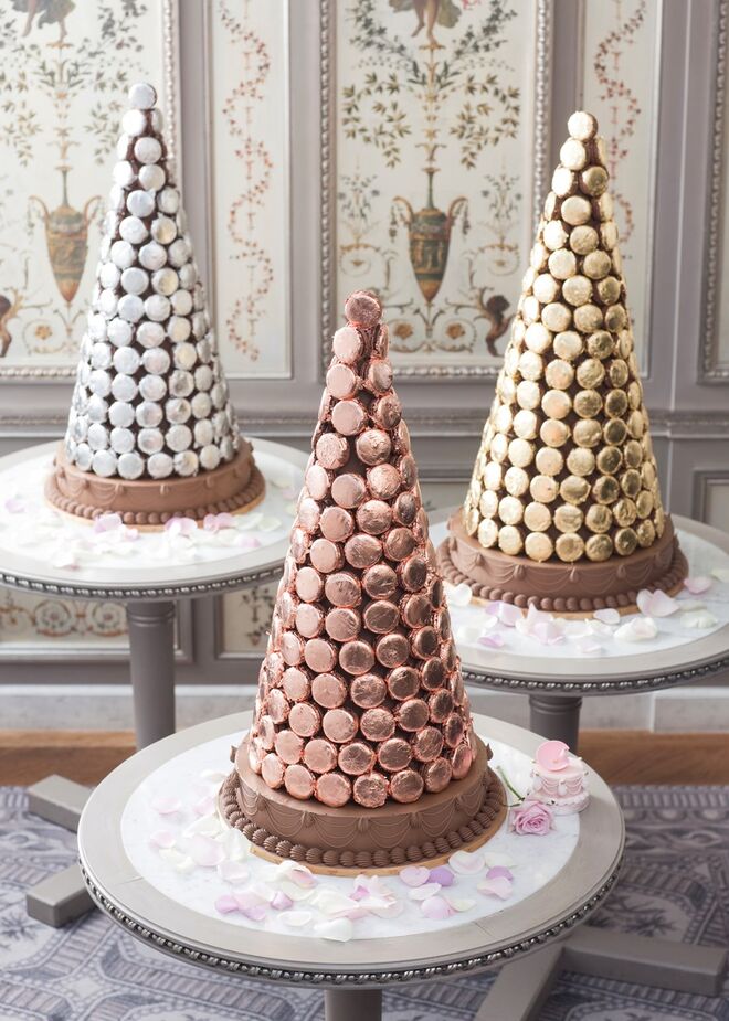 Pirâmides de Macarons Luxury, de 20 a 370 macarons. Preços de 121€ a 1666€