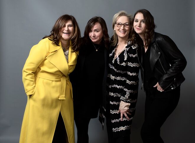 Amy Pascal com Kristie Krieger, Meryl Streep e Liz Hannah da equipa do filme The Post.