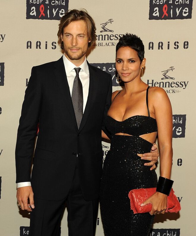 Halle Berry e Gabriel Aubry: 9 anos de diferença. Namoraram entre 2005 e 2010 e têm uma filha em comum, Nahla Ariela Aubry.
