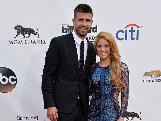 Shakira e Gerard Piqué: 10 anos de diferença. Entretanto separados, têm dois filhos, Milan e Sasha Piqué Mebarak.