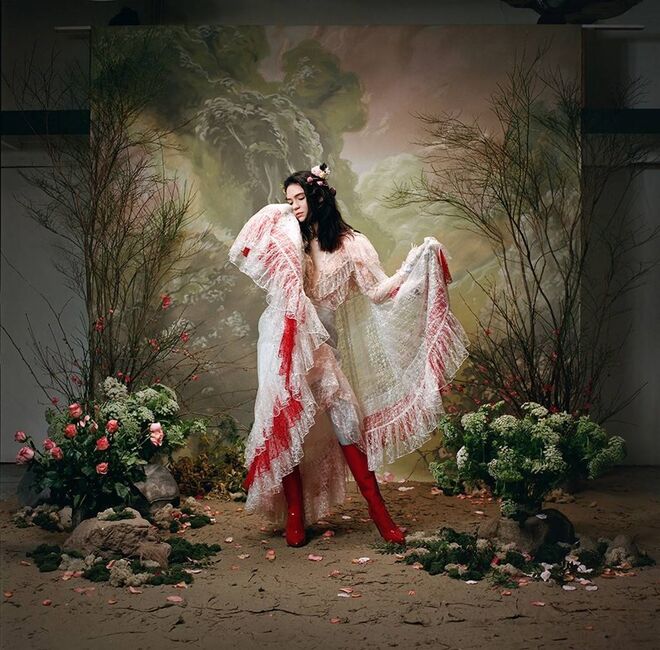 Look 1: Grimes