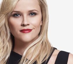 Reese Witherspoon une-se à Elizabeth Arden em campanha para os direitos das mulheres
