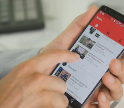 Já pode ver vídeos no YouTube sem estar ligada à Internet