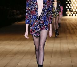 Maria Miguel volta a desfilar para a Saint Laurent em Paris