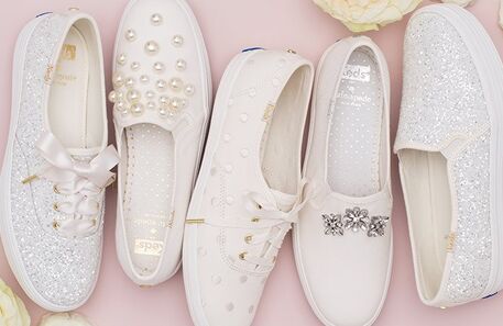 Adeus saltos altos: as sapatilhas são as melhores amigas das noivas 