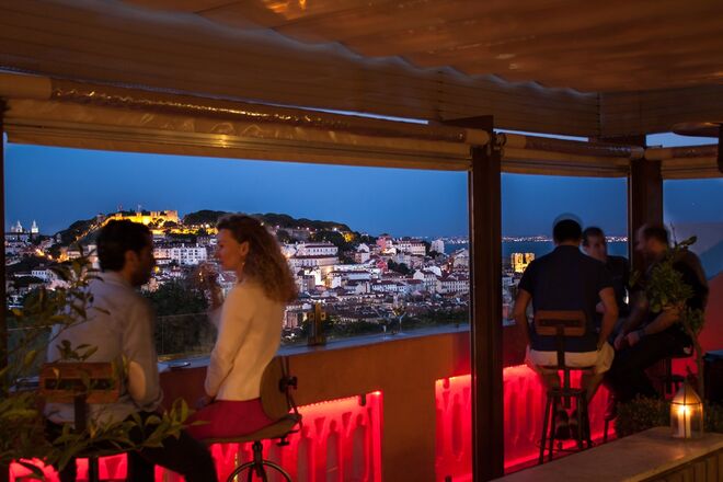 Contemplar uma das melhores vistas de Lisboa no The Insólito