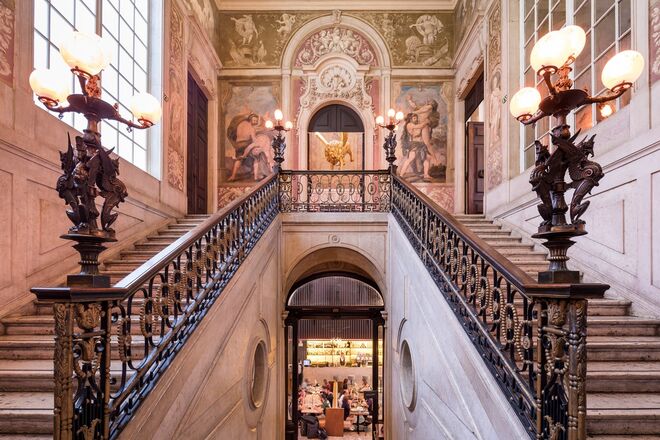 Petiscar num dos palácios mais emblemáticos da capital