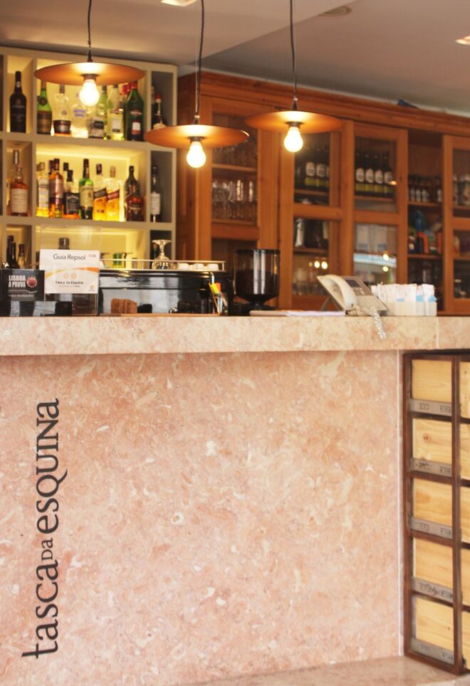 Desfrute de uma experiência gastronómica na Tasca da Esquina