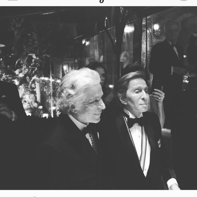 Ainda na liga dos designers, não esquecemos a azáfama na imprensa nacional causada por Valentino e Giancarlo Giammetti (seu namorado e co-fundador da Valentino) na cobertura da festa que deram no Palácio dos Marqueses da Fronteira, aquando da celebração do 80.º aniversário de Giammetti. 