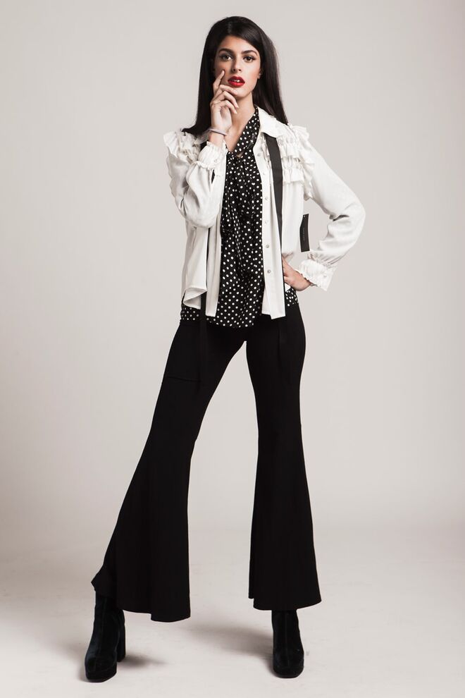 70’s Black & White | Stylist: Rita Alves e Modelo: Natacha Nurdine (Face Models) | Camisas Zara; Calças, Berskha; Botas, Zara