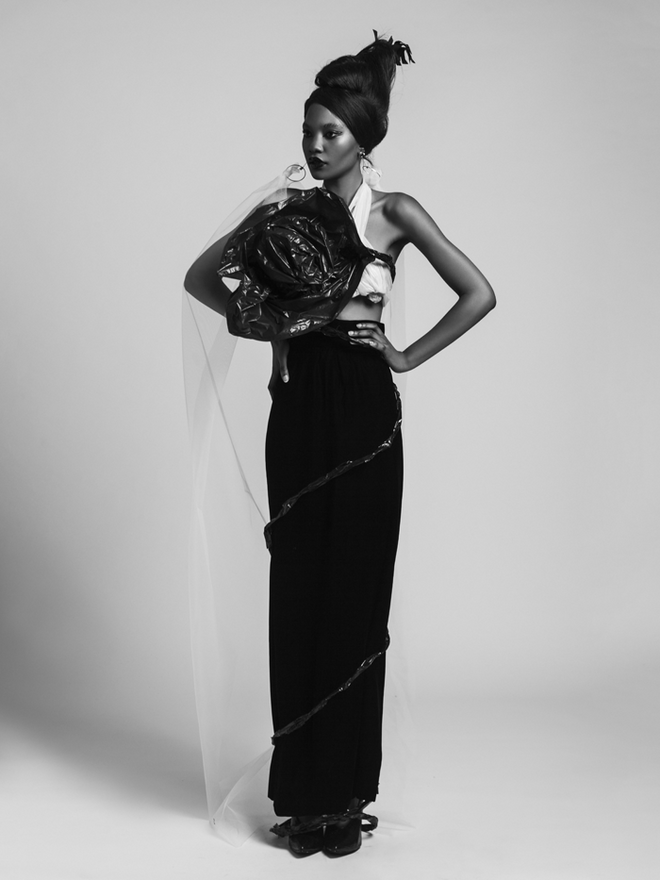 I only have Garbage Bags in my closet | Stylist: Inês Sousa e Modelo – Larisse Liz (Face Models) | Botas Primark