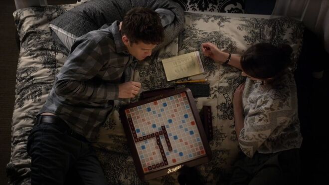 1. Planear uma noite de jogos | Este plano pode ser feito a dois ou com outros casais. Organizem equipas e joguem o famoso Uno, o Monopoly ou o Trivial Pursuit – as possibilidades são várias. 
