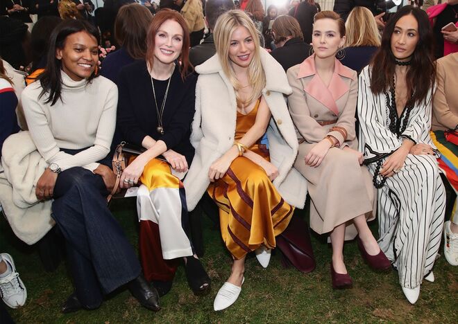 Liya Kebede, Julianne Moore, Sienna Miller, Zoey Deutch e Maggie Q