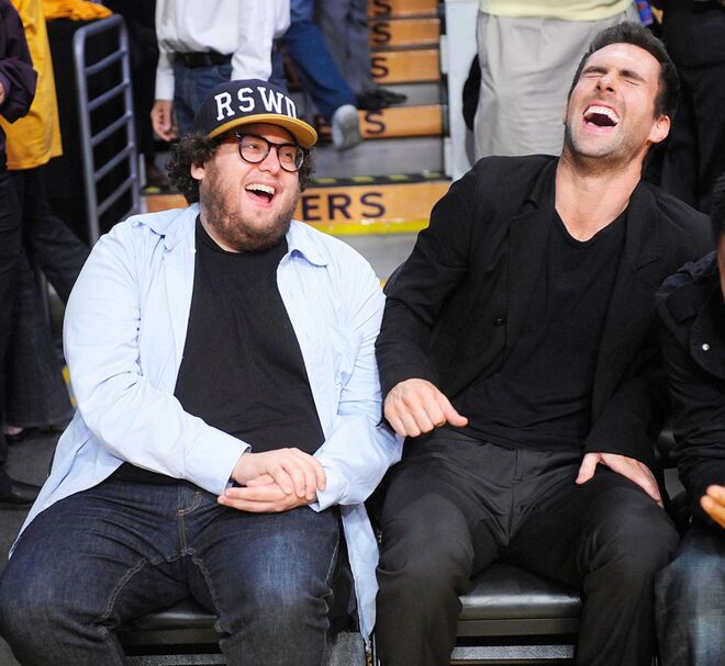 Jonah Hill | O ator é amigo de Adam Levine desde os tempos de escola. Quando Levine casou com Behati Prinsloo, em julho de 2014, Hill foi o padrinho. 