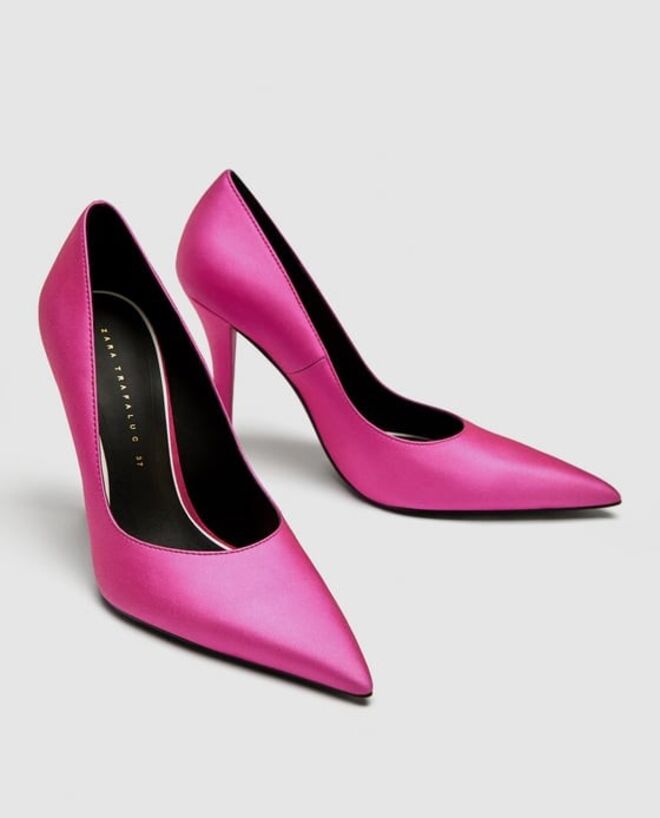 Sapatos em poliuretano, €29,95, Zara