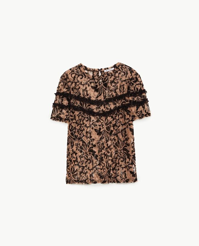 Blusa em nylon, €15,95, Zara