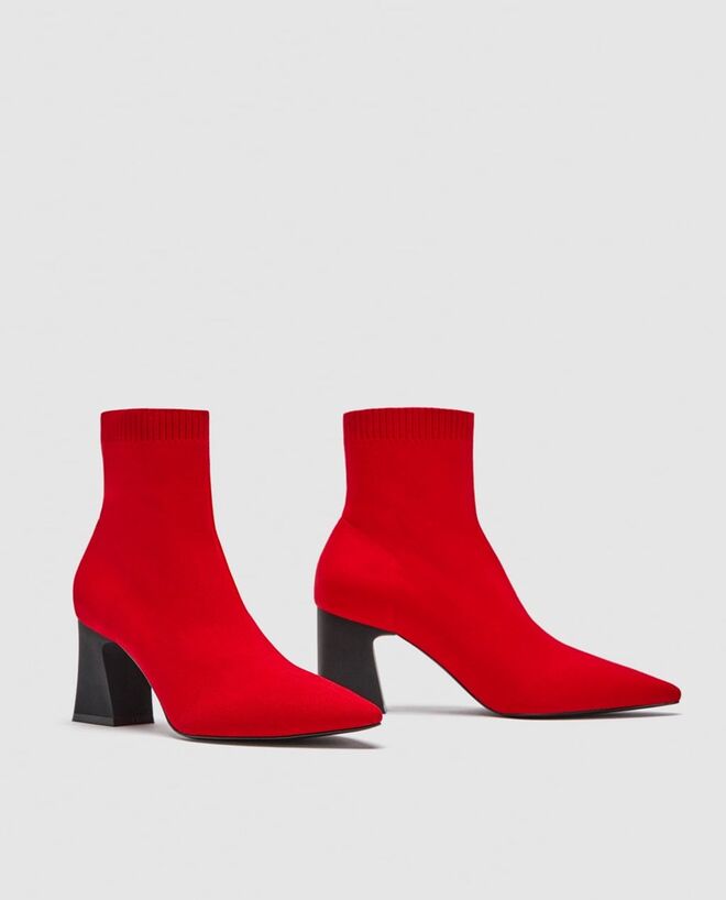 Botins em poliéster, €49,95, Zara