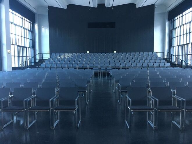 Capitólio, Plateia Sentada